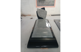 GPG 306 T - Stèle J06 en Granit Viscont White