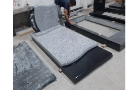 Monument GPG 249 en Granit Jasmine white et noir fin